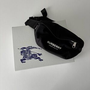 Burberry Sling / Crossbody Bag